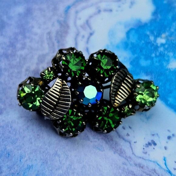 Vintage Made In Austria Green Blue Crystal Rhinestone Silver Leaf Brooch Pin - Picture 1 of 6